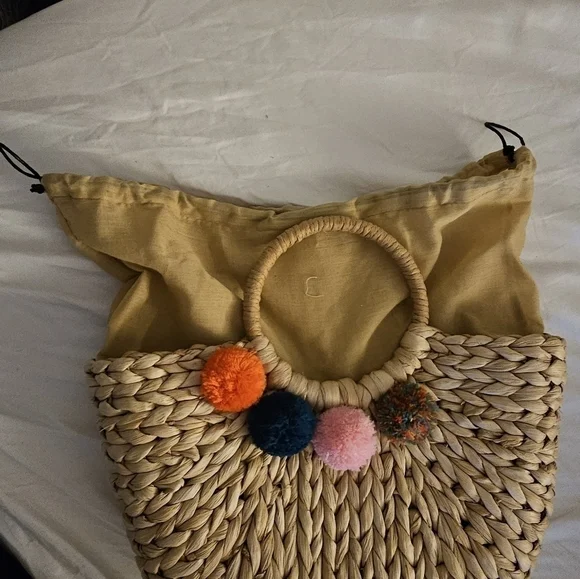 Women's Woven Beach Bag - Picture 2 of 5